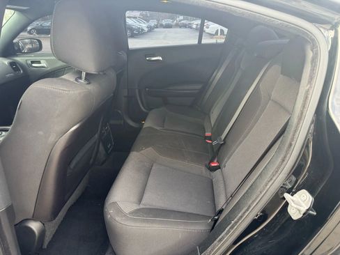 Used 2019 Dodge Charger SXT image 9