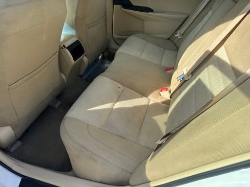 Used 2016 Toyota Camry LE FWD image 11