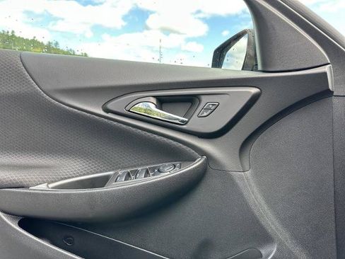 Certified 2025 Chevrolet Malibu LS FWD image 12