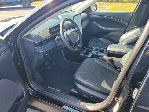 Certified 2025 Ford Mustang Mach-E Select RWD image 16