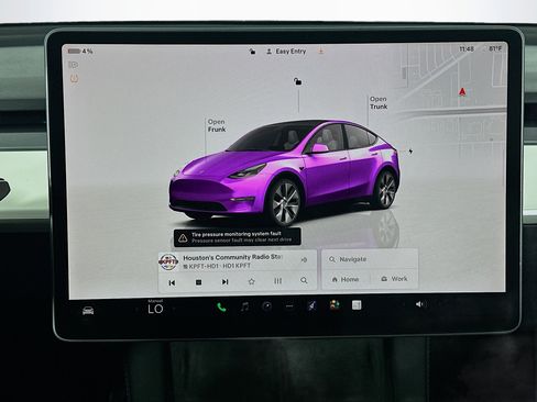 Used 2022 Tesla Model Y Long Range image 19