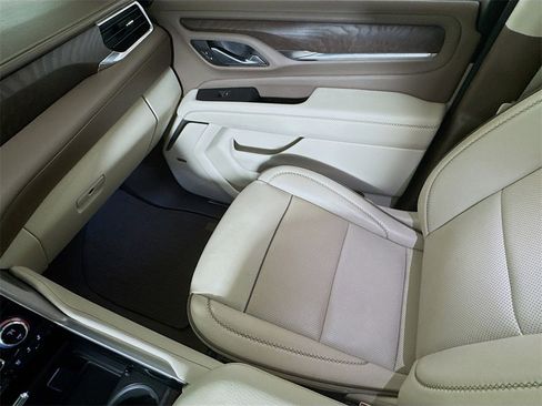 Certified 2023 GMC Yukon Denali image 23