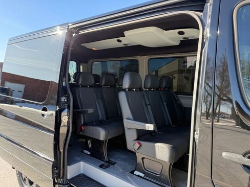 Used 2015 Mercedes-Benz Sprinter 2500 image 12