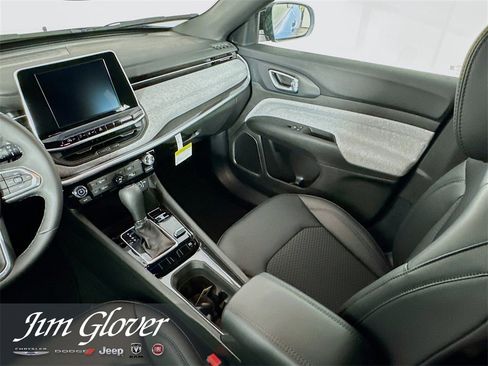 New 2026 Jeep Compass Latitude image 19