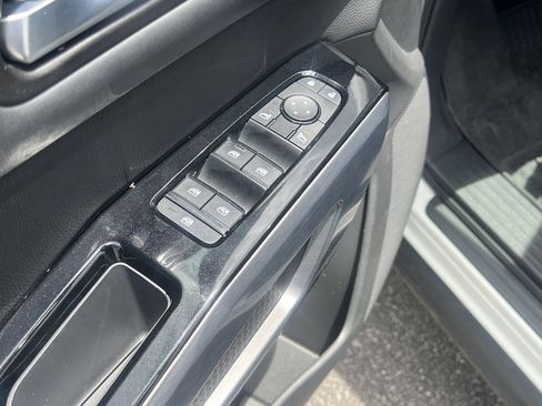 Used 2023 Nissan Pathfinder SL AWD/4WD image 13