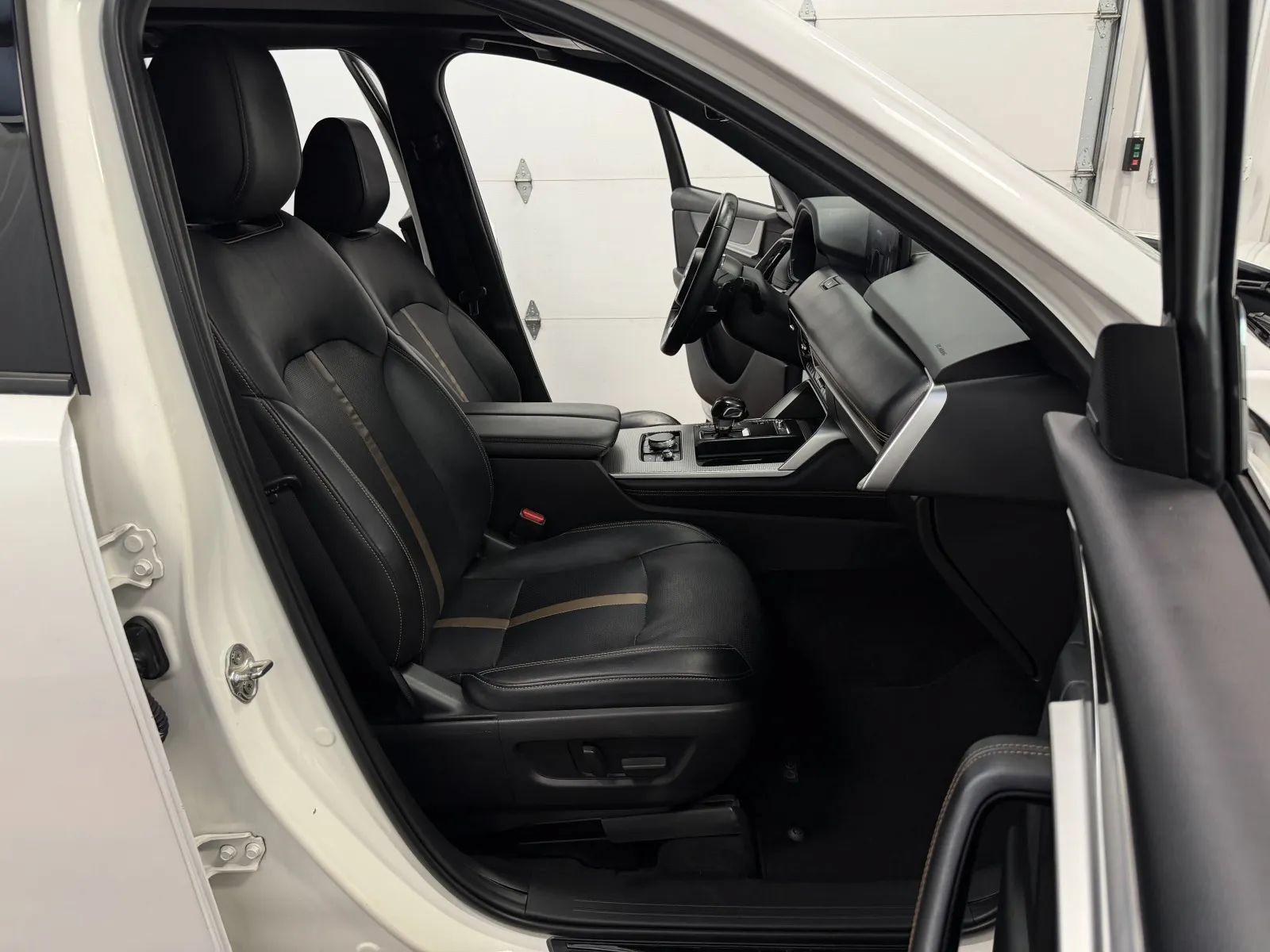 Used 2024 MAZDA CX-90 Plug-In Hybrid w/ Premium Plus AWD/4WD image 47