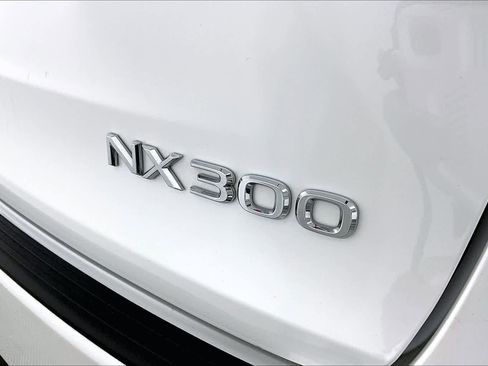 Used 2018 Lexus NX 300 FWD image 9