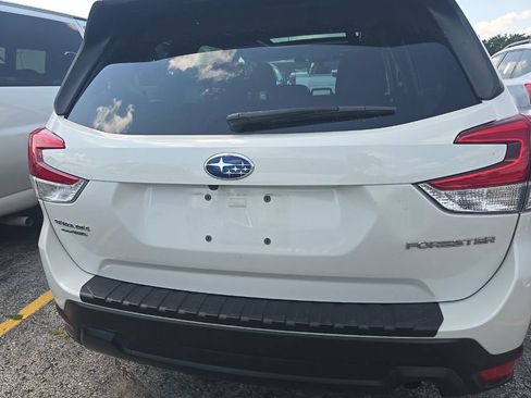 Used 2023 Subaru Forester Premium AWD/4WD image 3