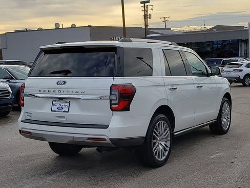 Certified 2022 Ford Expedition Limited image 5