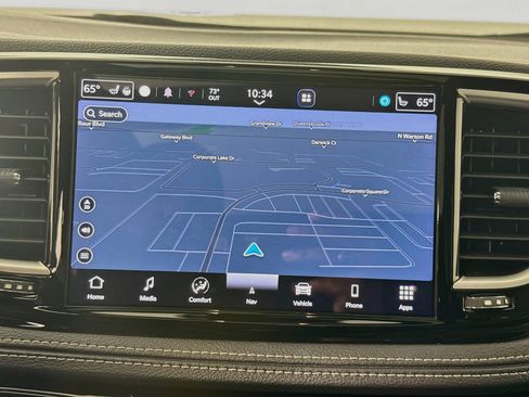 Used 2024 Chrysler Pacifica Limited w/ S Appearance Package FWD image 16