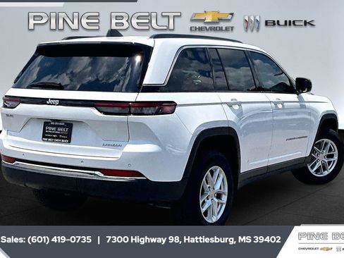 Used 2024 Jeep Grand Cherokee Laredo X RWD image 11