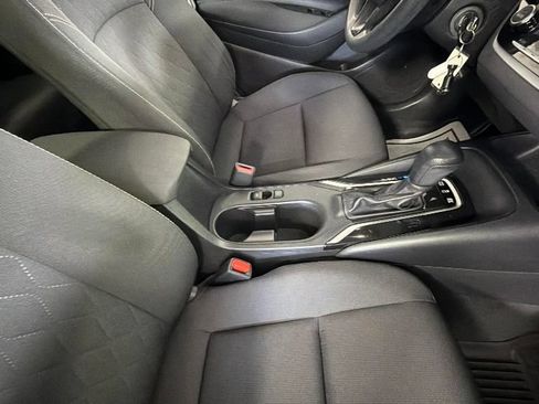 Used 2025 Toyota Corolla LE FWD image 34