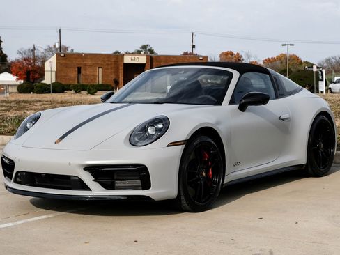 Used 2023 Porsche 911 Targa 4 GTS image 18