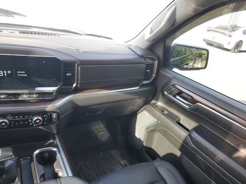Used 2023 GMC Sierra 1500 SLT w/ SLT Premium Package AWD/4WD image 16