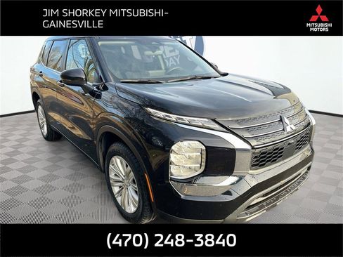 Used 2024 Mitsubishi Outlander ES image 1