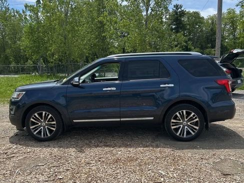 Used 2017 Ford Explorer Platinum AWD/4WD image 3