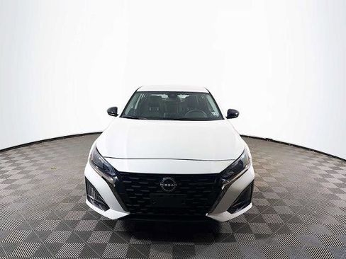 Certified 2025 Nissan Altima 2.5 SR AWD/4WD image 2