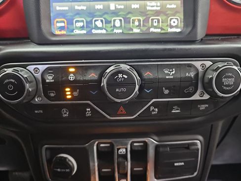 Used 2021 Jeep Wrangler Unlimited Rubicon image 20