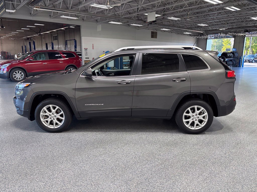Used 2014 Jeep Cherokee Latitude w/ Cold Weather Group FWD image 4