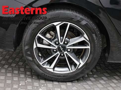 Used 2023 Kia Forte LXS w/ LXS Technology Package FWD image 30