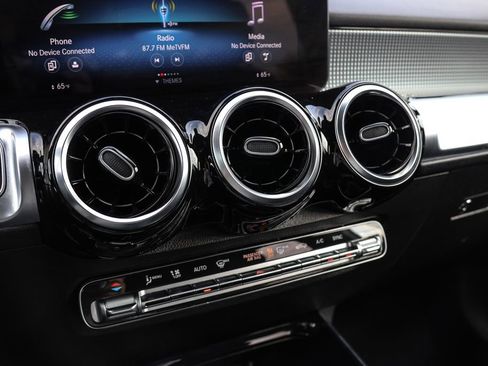 Used 2023 Mercedes-Benz GLB 250 GLB 250 image 44