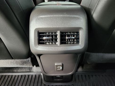 Used 2023 Chevrolet Equinox RS w/ RS Leather Package image 33