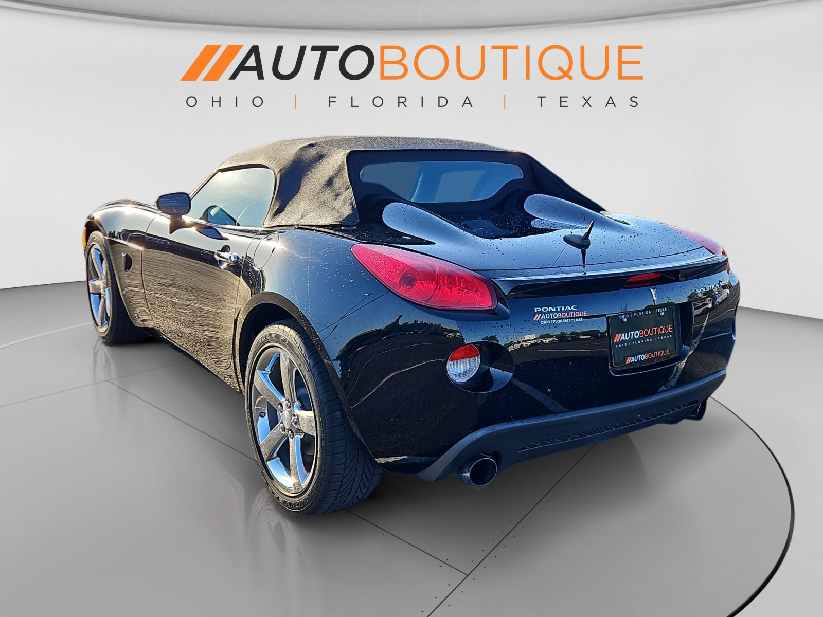 Used 2009 Pontiac Solstice GXP w/ Club Sport Package RWD image 3