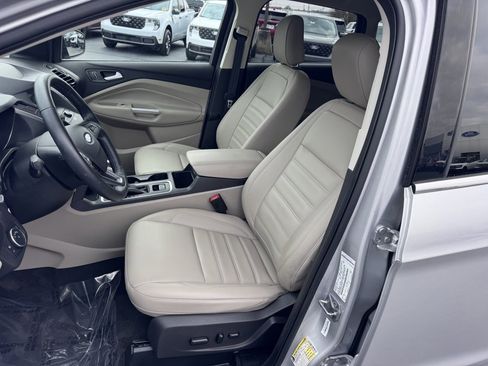 Used 2019 Ford Escape SEL image 18