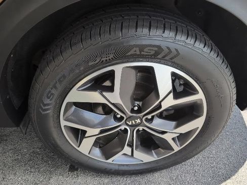 Used 2021 Kia Sportage EX AWD/4WD image 5