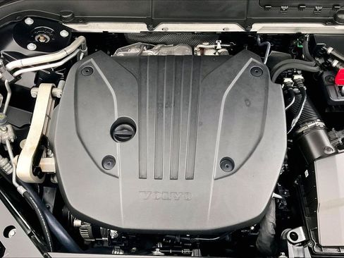 Certified 2023 Volvo XC60 B5 Plus w/ Protection Package Premier image 43