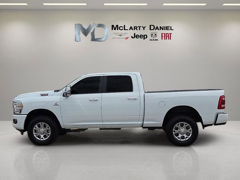 Used 2024 RAM 2500 Laramie AWD/4WD image 3