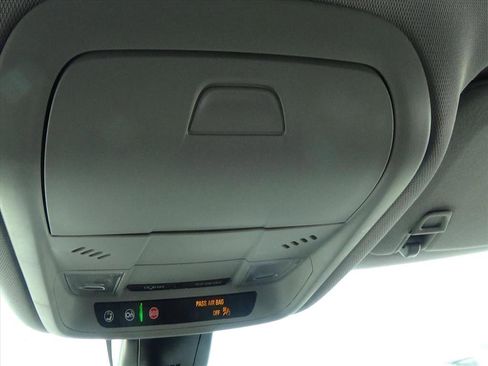 Used 2025 Chevrolet Blazer LT image 26