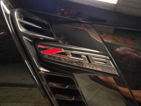 Used 2015 Chevrolet Corvette Z06 w/ 2LZ Preferred Equipment Group image 6