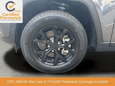 Used 2024 Jeep Grand Cherokee L Laredo AWD/4WD image 31