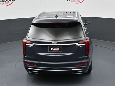 Used 2025 Cadillac XT6 Premium Luxury image 24