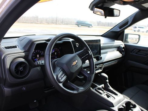 Used 2024 Chevrolet Colorado W/T image 22