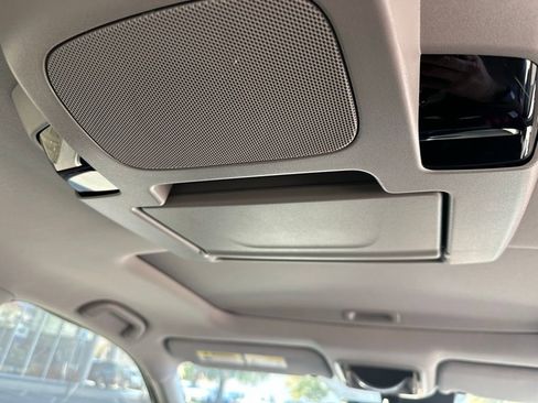 Used 2021 Honda Pilot Touring image 23