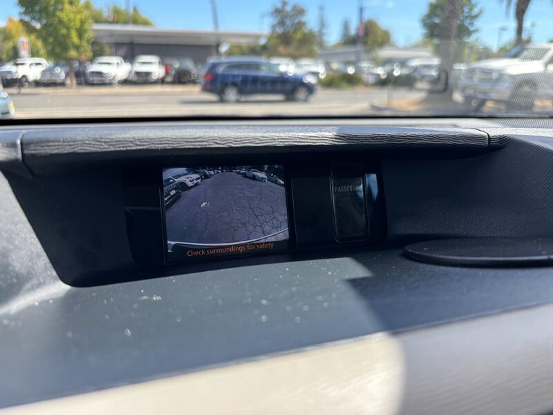 Used 2012 Toyota Sienna LE FWD image 18