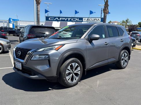 Used 2023 Nissan Rogue SV FWD image 3