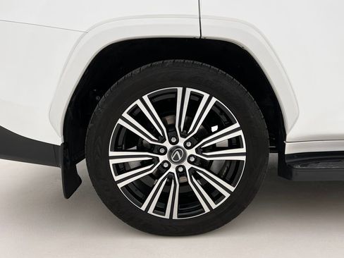 Used 2024 Lexus LX 600 4WD w/ Luxury Package image 28