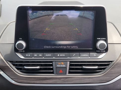 Used 2025 Nissan Altima 2.5 SV FWD image 18