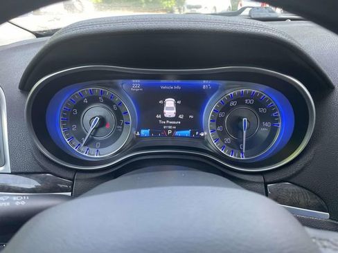 Used 2018 Chrysler 300 Limited w/ Safetytec Plus Group AWD/4WD image 22