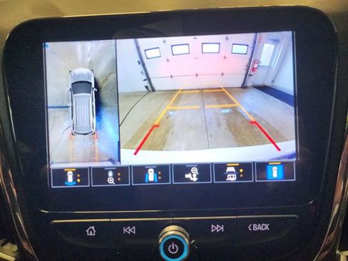 Used 2023 Chevrolet Equinox Premier image 26