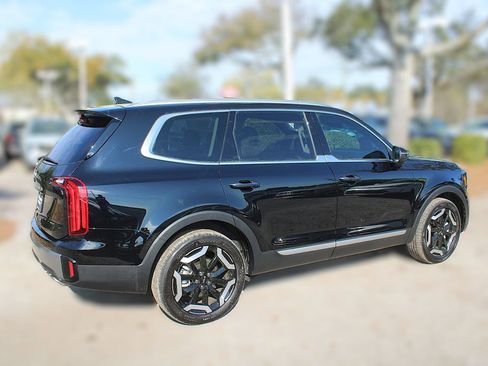 Used 2025 Kia Telluride S image 6