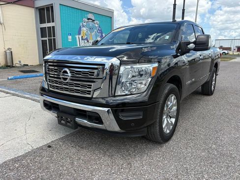 Used 2020 Nissan Titan SV w/ SV Convenience Package AWD/4WD image 7