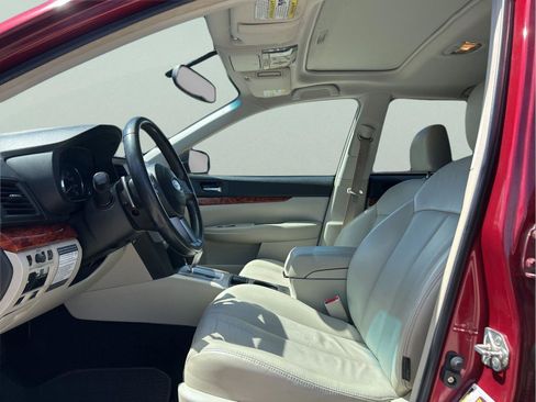 Used 2011 Subaru Outback 3.6R Limited w/ PWR Moonroof Pkg image 9