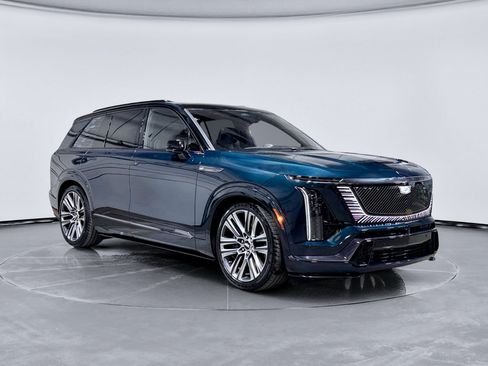 Used 2026 Cadillac Vistiq Platinum w/ LPO, Floor Liner Package AWD/4WD image 4