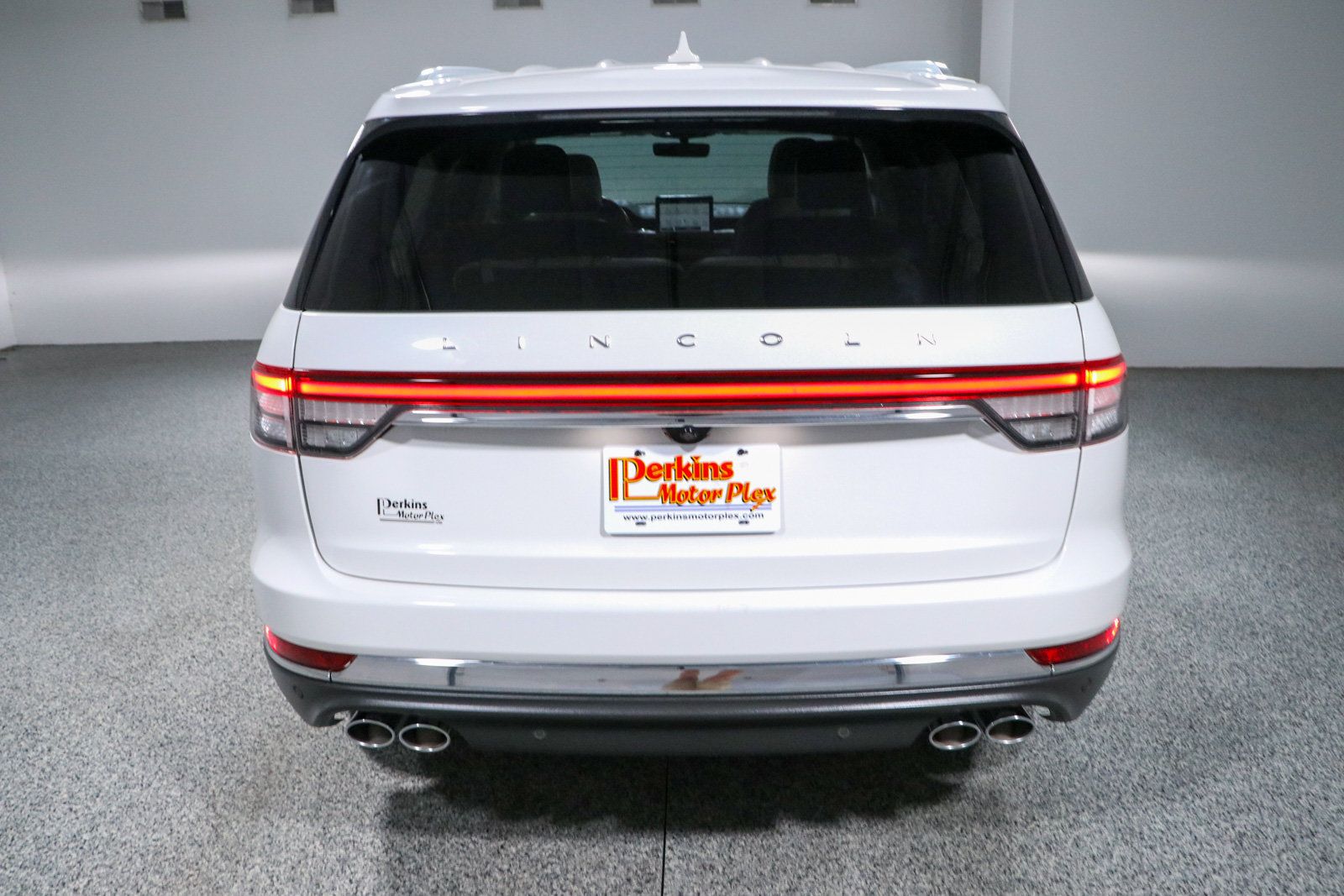 Used 2023 Lincoln Aviator Reserve w/ Equipment Group 201A RWD image 8