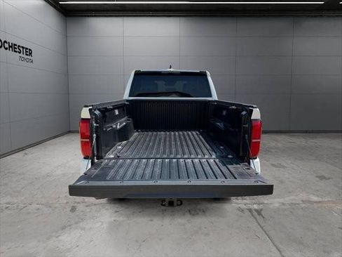Certified 2025 Toyota Tacoma SR5 AWD/4WD image 91