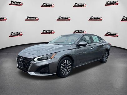 Used 2023 Nissan Altima 2.5 SV